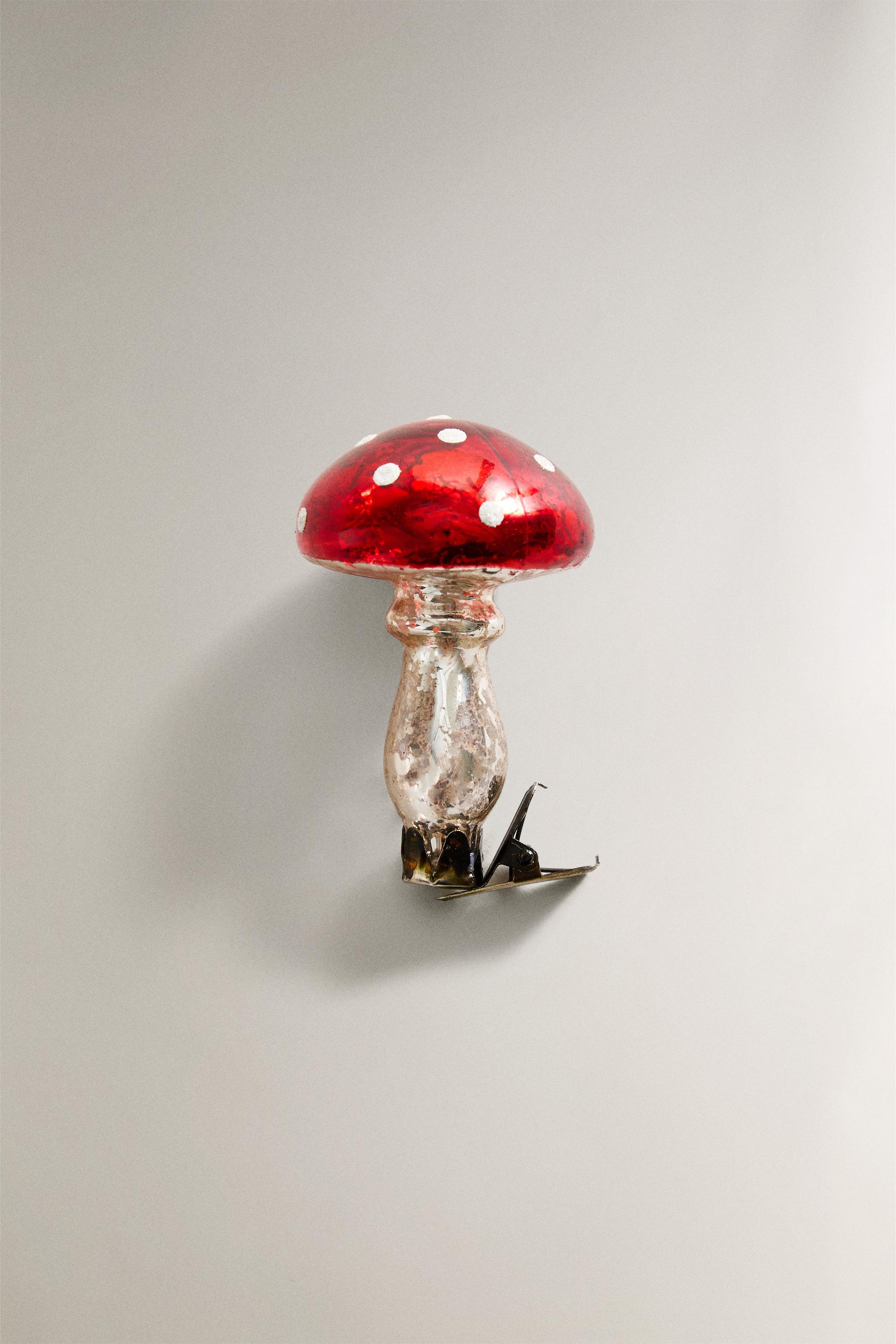RED MUSHROOM ORNAMENT WITH A CLIP